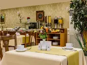 Golden Crown Hotel