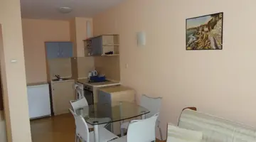 Golden Dreams Aparthotel