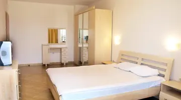 Golden Dreams Aparthotel