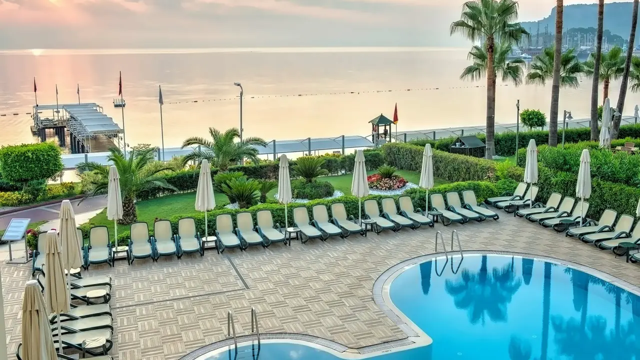 Golden Lotus Hotel