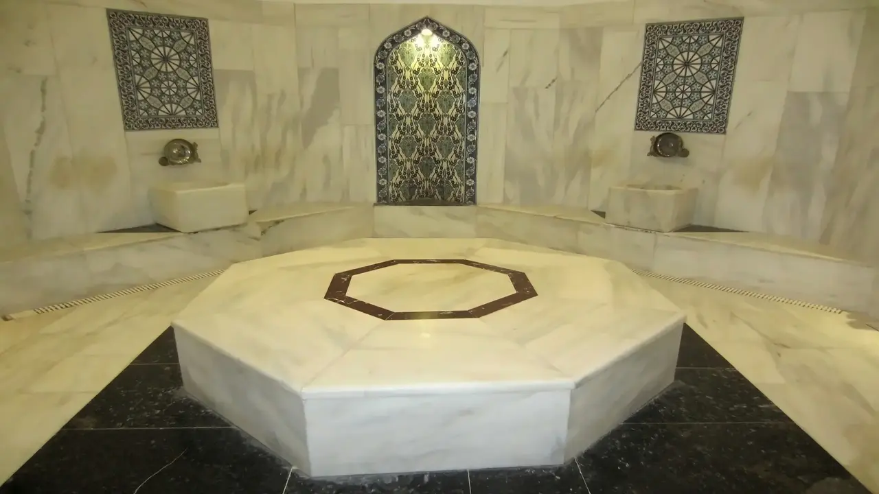 Golden Lotus Hotel