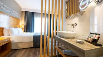 Golden Star City Resort