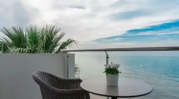Golden Star City Resort