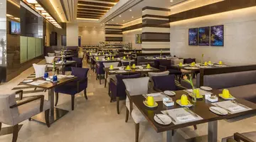 Golden Tulip Media Hotel