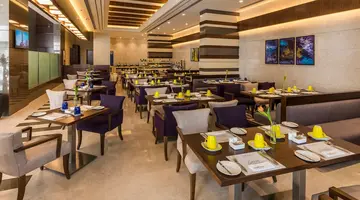 Golden Tulip Media Hotel