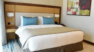 Golden Tulip Media Hotel