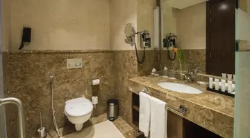 Golden Tulip Media Hotel