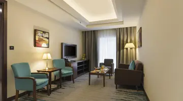 Golden Tulip Media Hotel