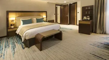 Golden Tulip Media Hotel