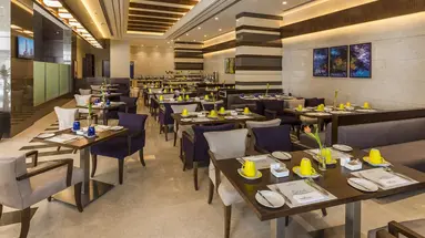 Golden Tulip Media Hotel