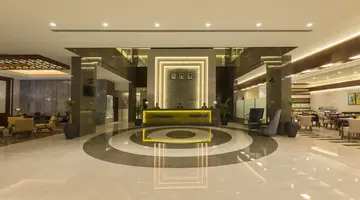 Golden Tulip Media Hotel