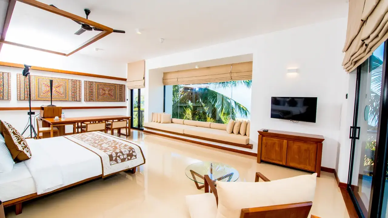 GOLDI SANDS