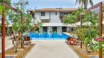Goldi Sands