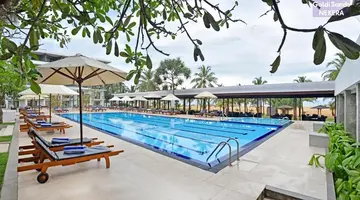 Goldi Sands