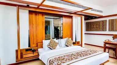 Goldi Sands