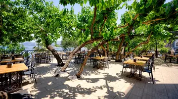 Golmar Beach Hotel