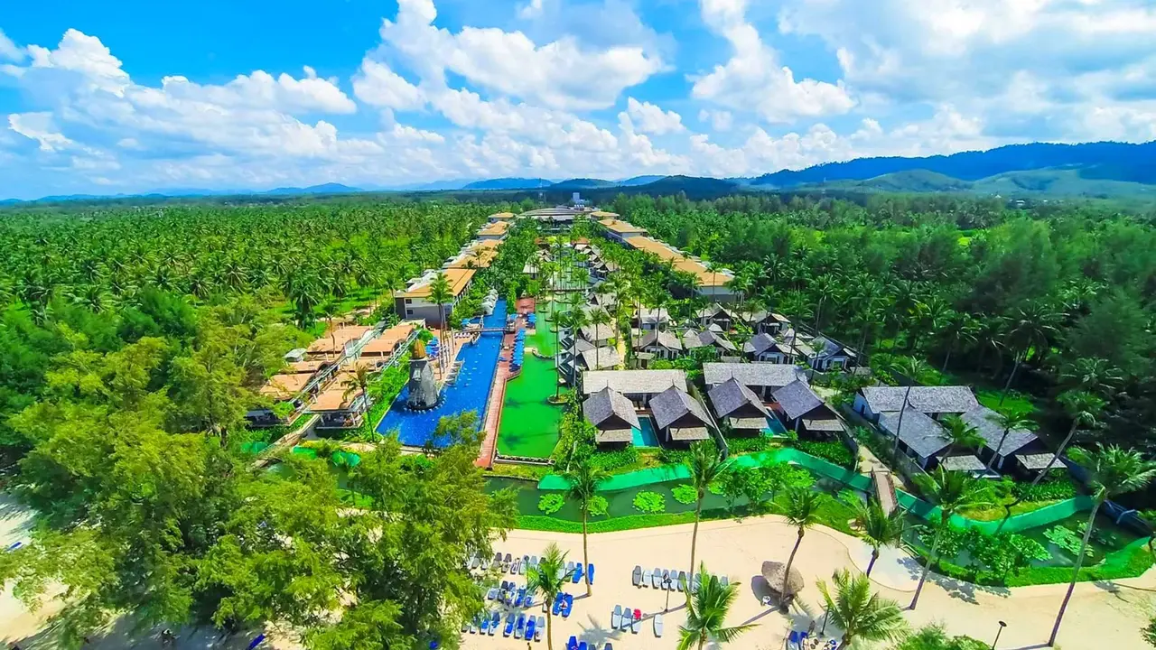 Graceland Khaolak Beach Resort