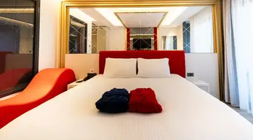 GRANADA LUXURY RED ADULT ONLY