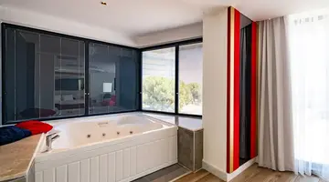 GRANADA LUXURY RED ADULT ONLY