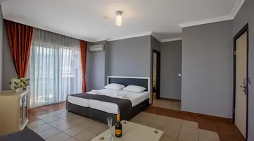 Grand Alisa Hotel (Ex: Royalisa Hotel)