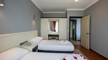 Grand Alisa Hotel (Ex: Royalisa Hotel)
