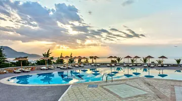 Grand Blue Beach Hotel