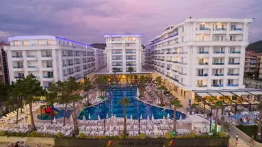 Grand Blue Fafa Hotel