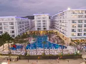 Grand Blue Fafa Hotel