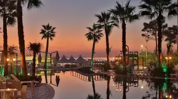 Grand Blue Fafa Resort & Spa
