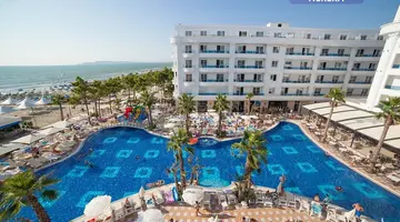 Grand Blue Fafa Resort & Spa