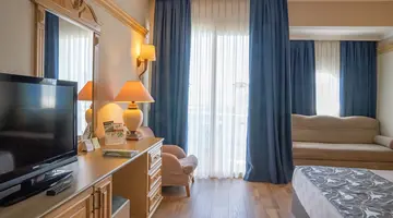 GRAND CETTIA HOTEL