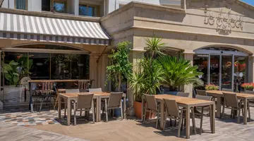 GRAND CETTIA HOTEL
