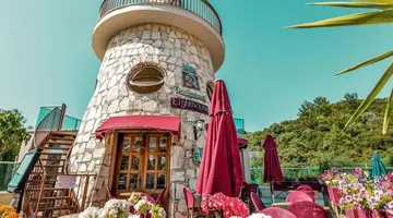 GRAND CETTIA HOTEL