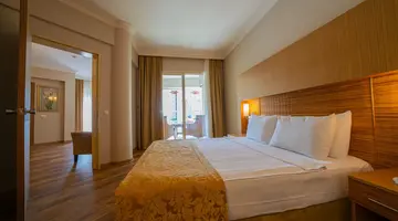 GRAND CETTIA HOTEL
