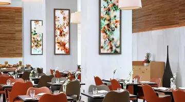 Grand Cosmopolitan Hotel