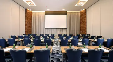 Grand Cosmopolitan Hotel