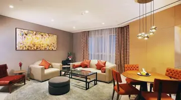 Grand Cosmopolitan Hotel