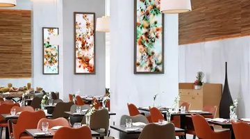 Grand Cosmopolitan Hotel