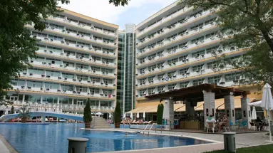 Grand Hotel Nirvana