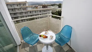 Grand Hotel Nirvana