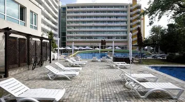 Grand Hotel Nirvana