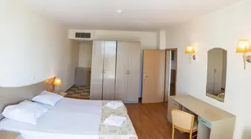 GRAND HOTEL NIRVANA