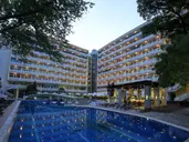 Grand Hotel Nirvana