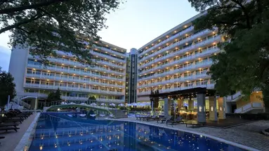 Grand Hotel Nirvana