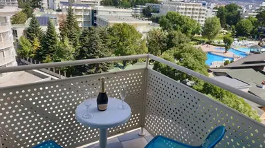 Grand Hotel Nirvana