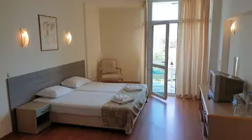 Grand Hotel Nirvana