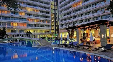 Grand Hotel Nirvana