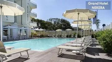 GRAND HOTEL