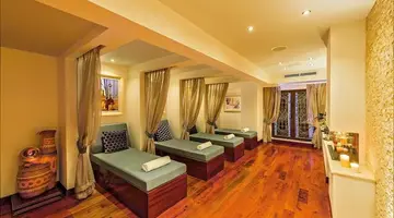 Grand Hotel
