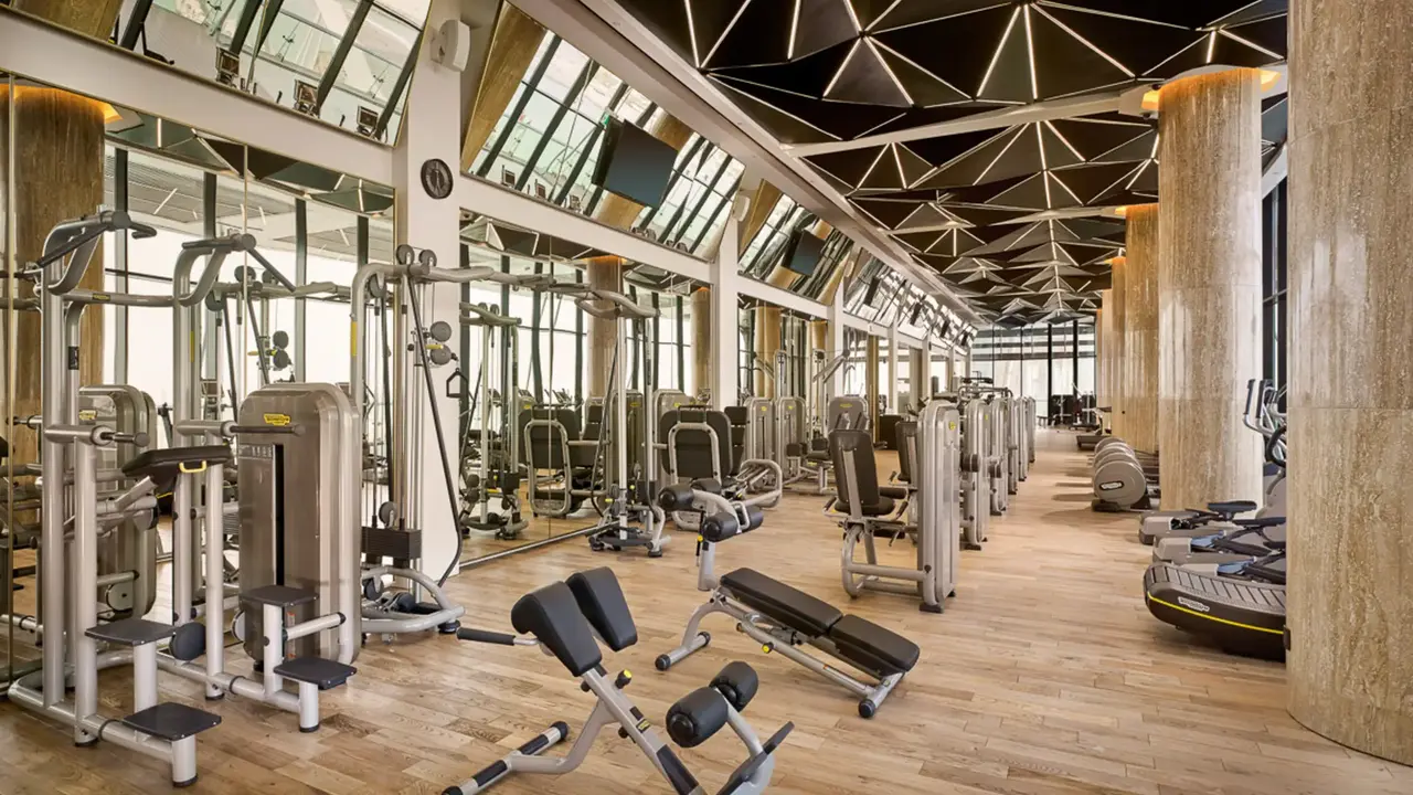 Grand Hyatt Abu Dhabi Hotel & Residences – Emirates Pearl
